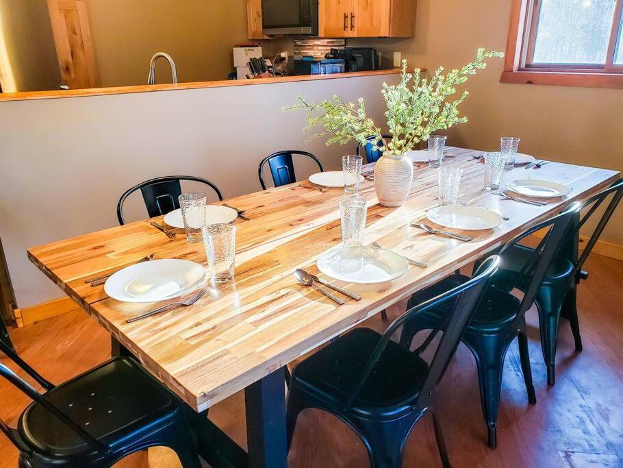 Fall Getaway Resort-3 King Suites, Dog-Friendly Seeley Eksteriør billede